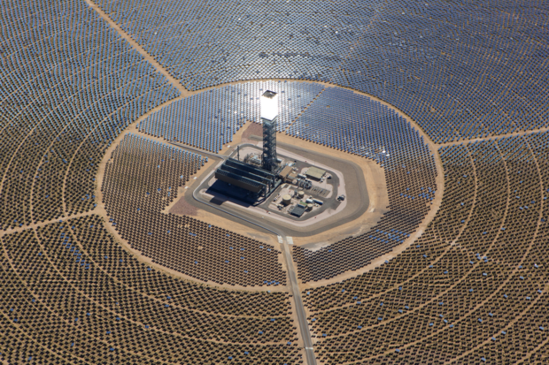 世界最大太陽能電站突發(fā)自燃事故，新能源安全警鐘再次敲響